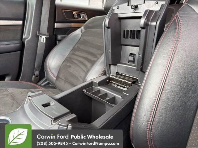 Used 2018 Ford Explorer XLT w/ Equipment Group 202A image 23