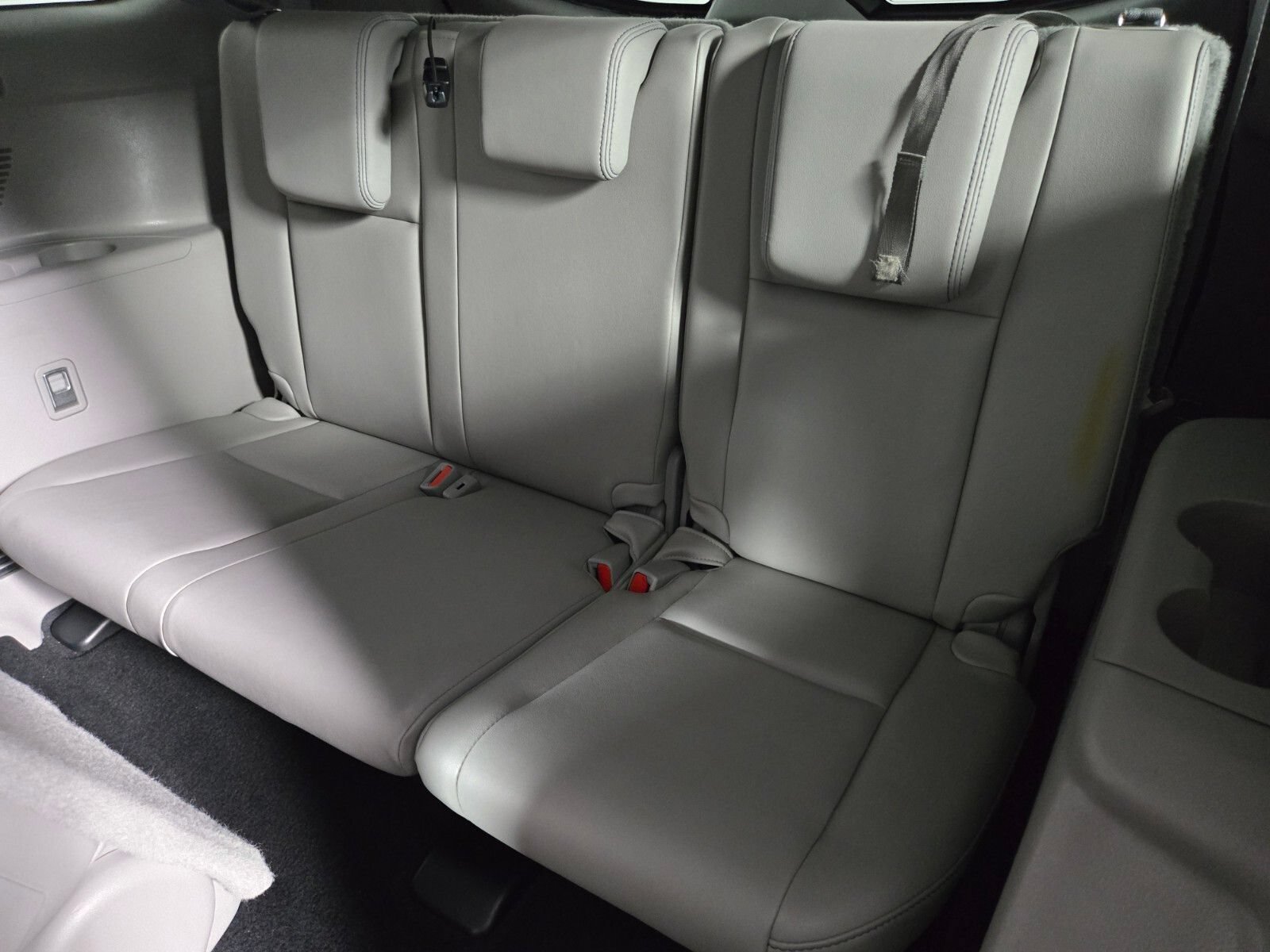 Used 2014 Toyota Highlander XLE FWD image 13