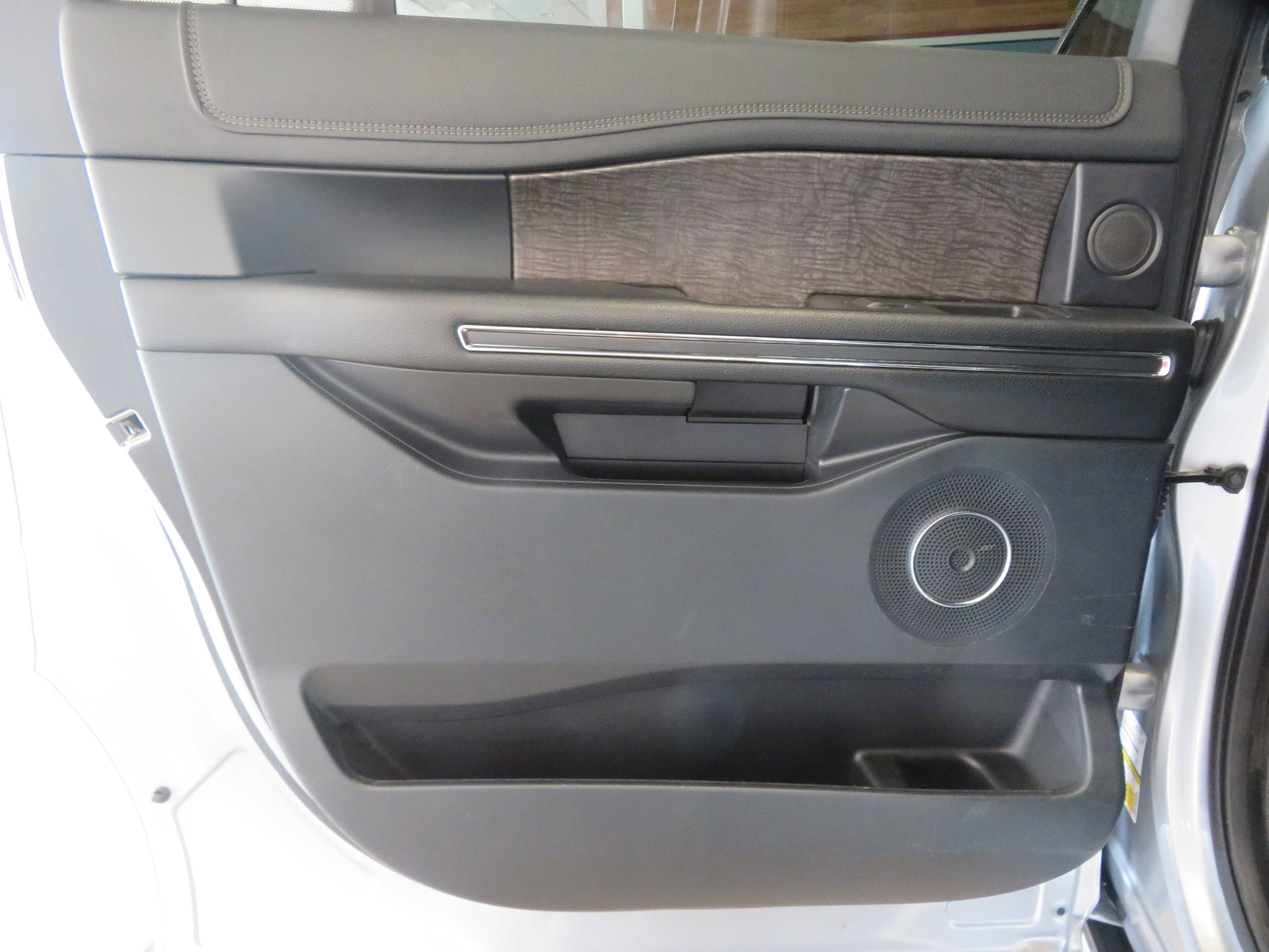 Used 2021 Ford Expedition Max Limited AWD/4WD image 15