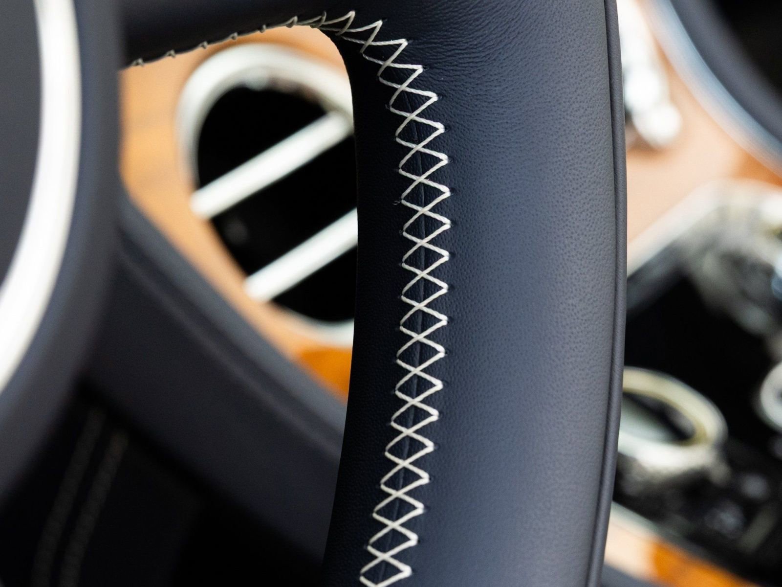 Used 2024 Bentley Continental GT AWD/4WD image 31