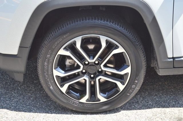 Used 2022 Jeep Compass Limited AWD/4WD image 13