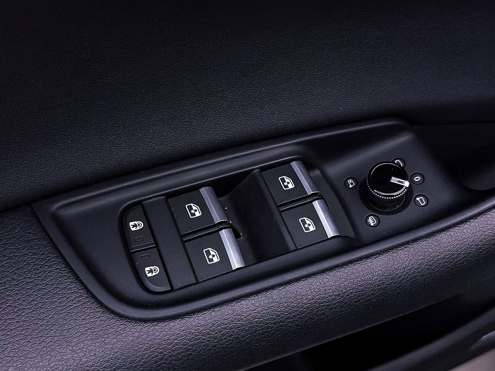Used 2021 Audi Q8 Premium Plus w/ Premium Plus Package image 19