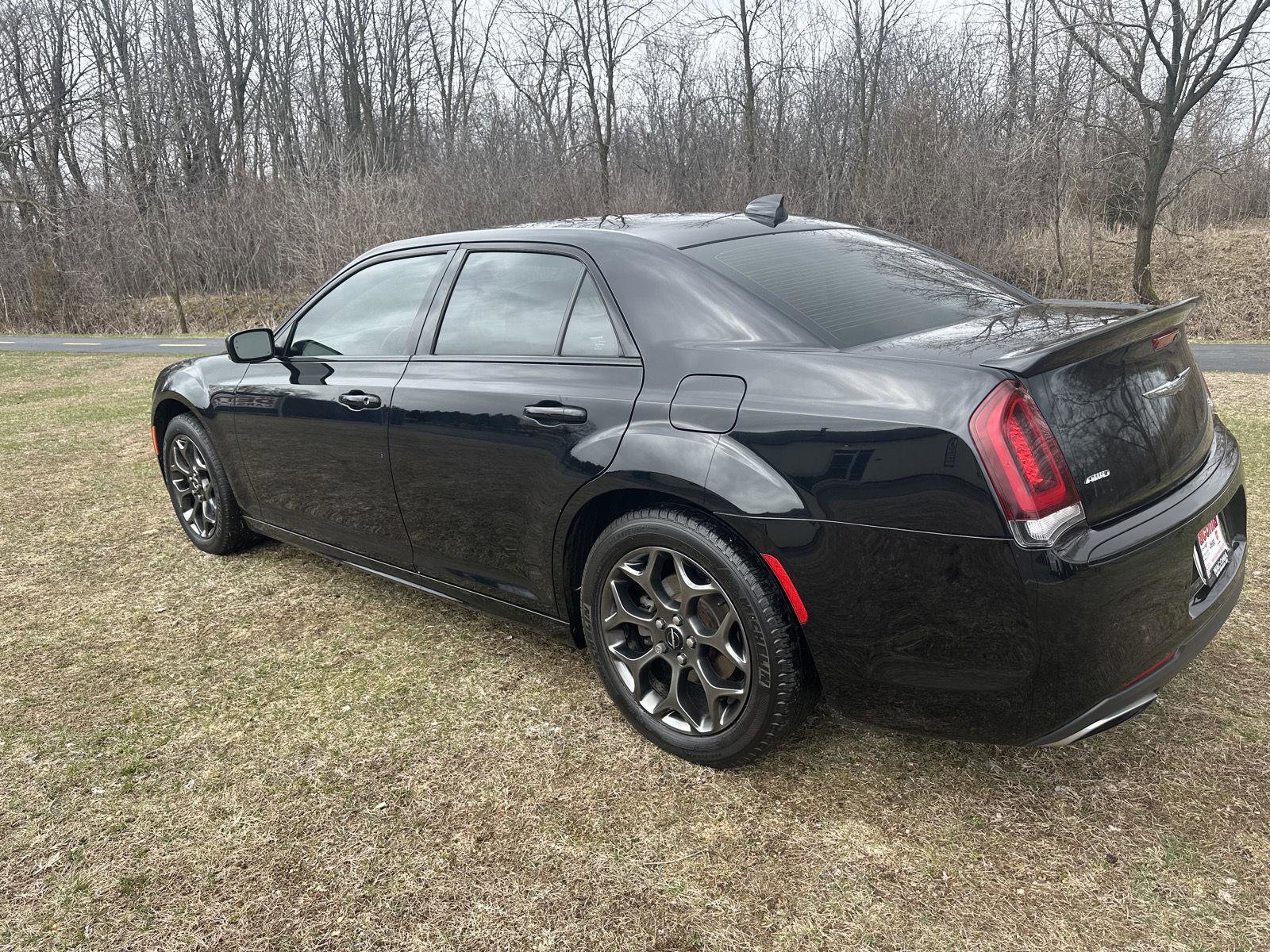 Used 2018 Chrysler 300 S w/ 300S Premium Group 2 AWD/4WD image 4