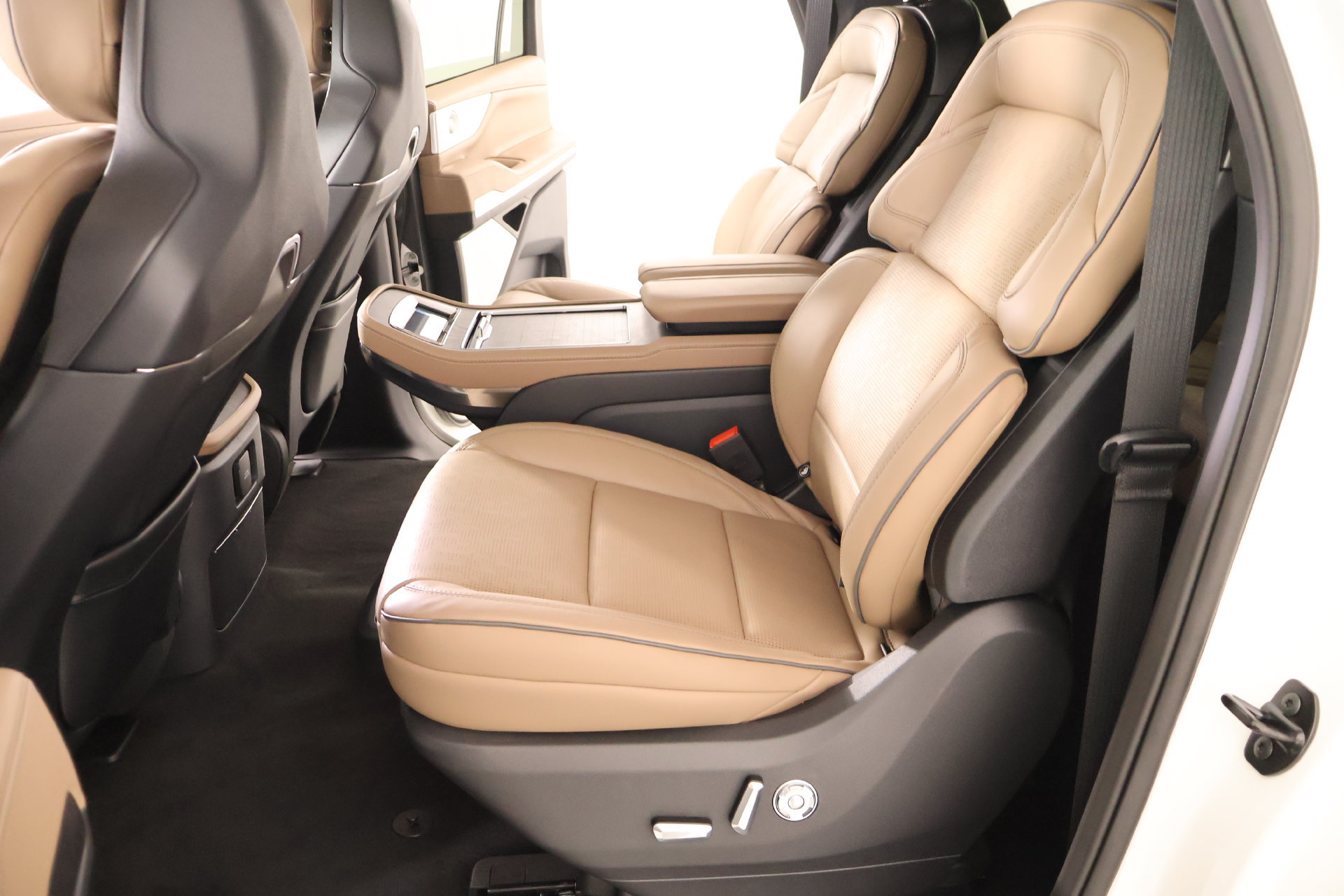 New 2027 Lincoln Navigator L Black Label AWD/4WD image 13