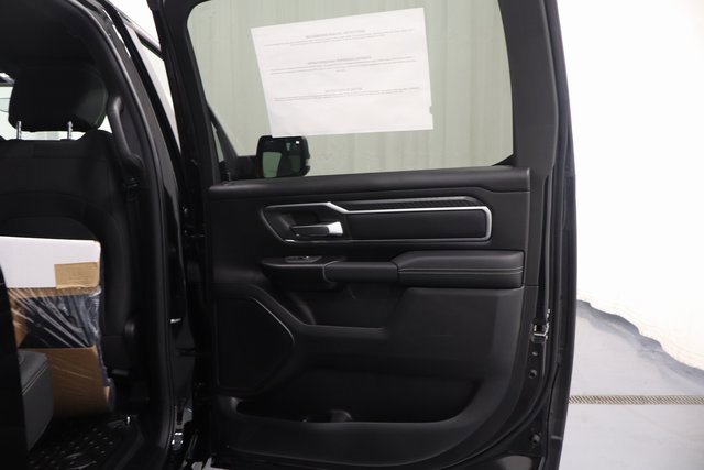 New 2026 RAM 1500 4x4 Crew Cab image 15