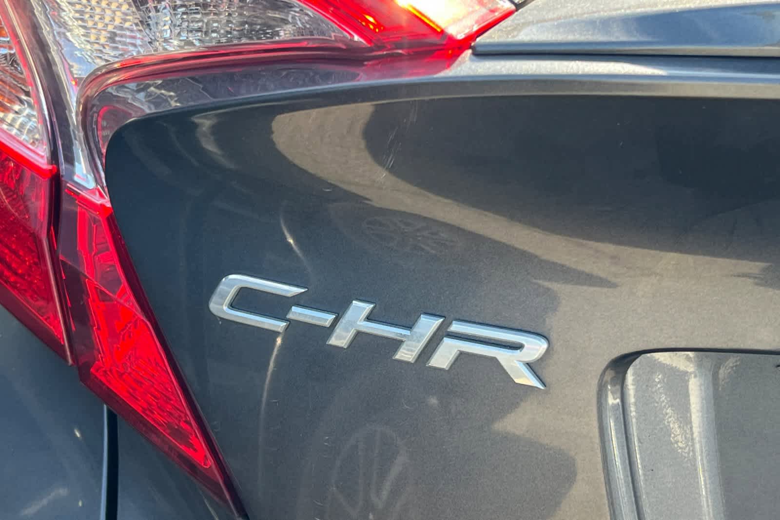 Used 2019 Toyota C-HR XLE FWD image 21