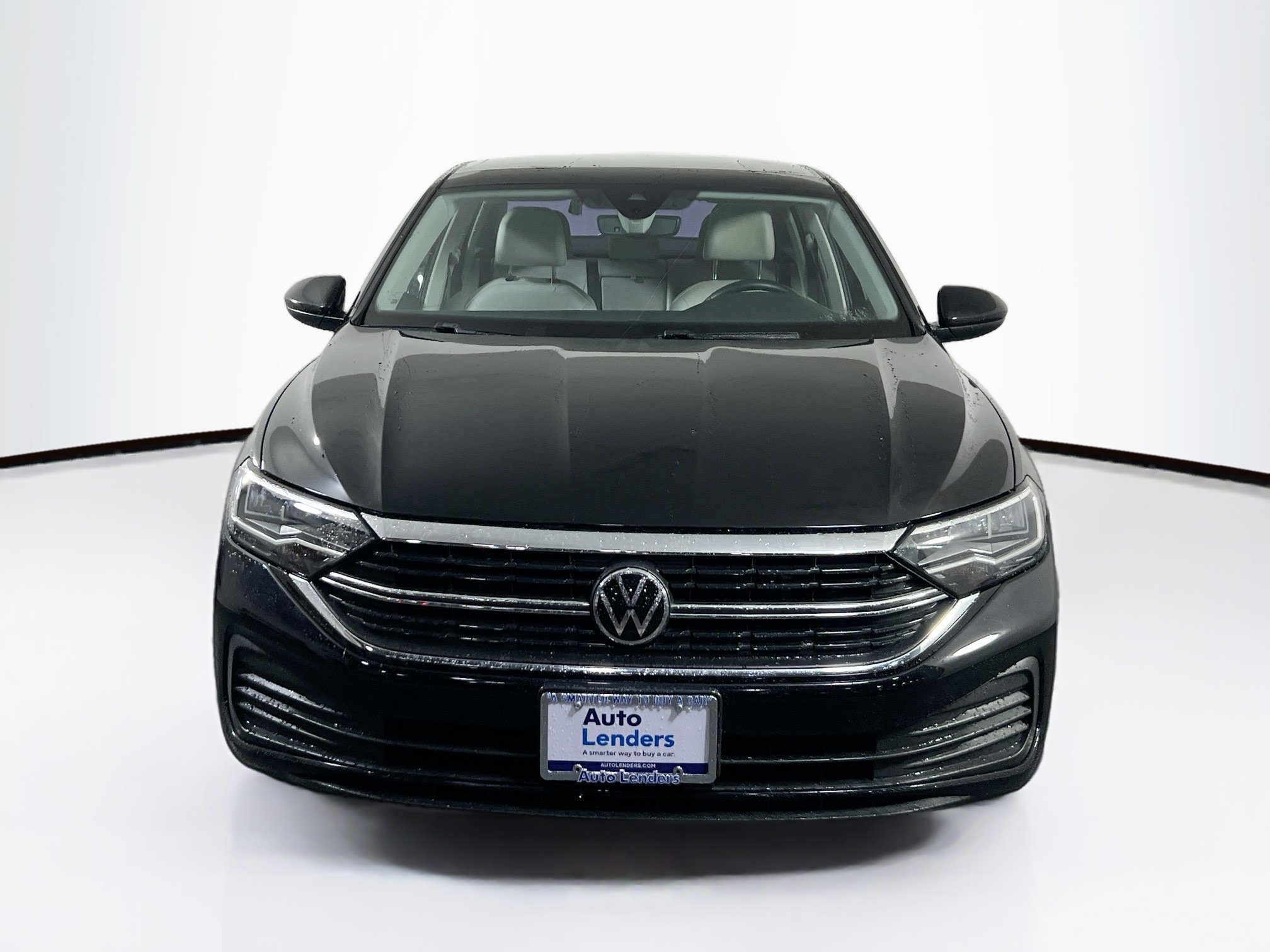 Used 2022 Volkswagen Jetta SE image 2