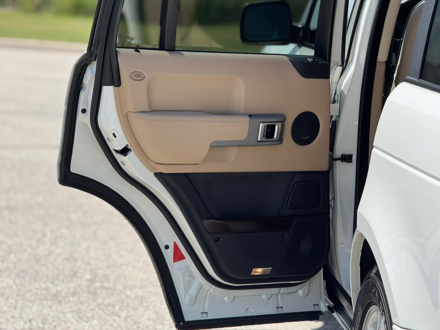 Used 2004 Land Rover Range Rover HSE AWD/4WD image 29