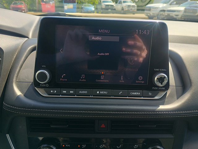Used 2024 Nissan Rogue S AWD/4WD image 31