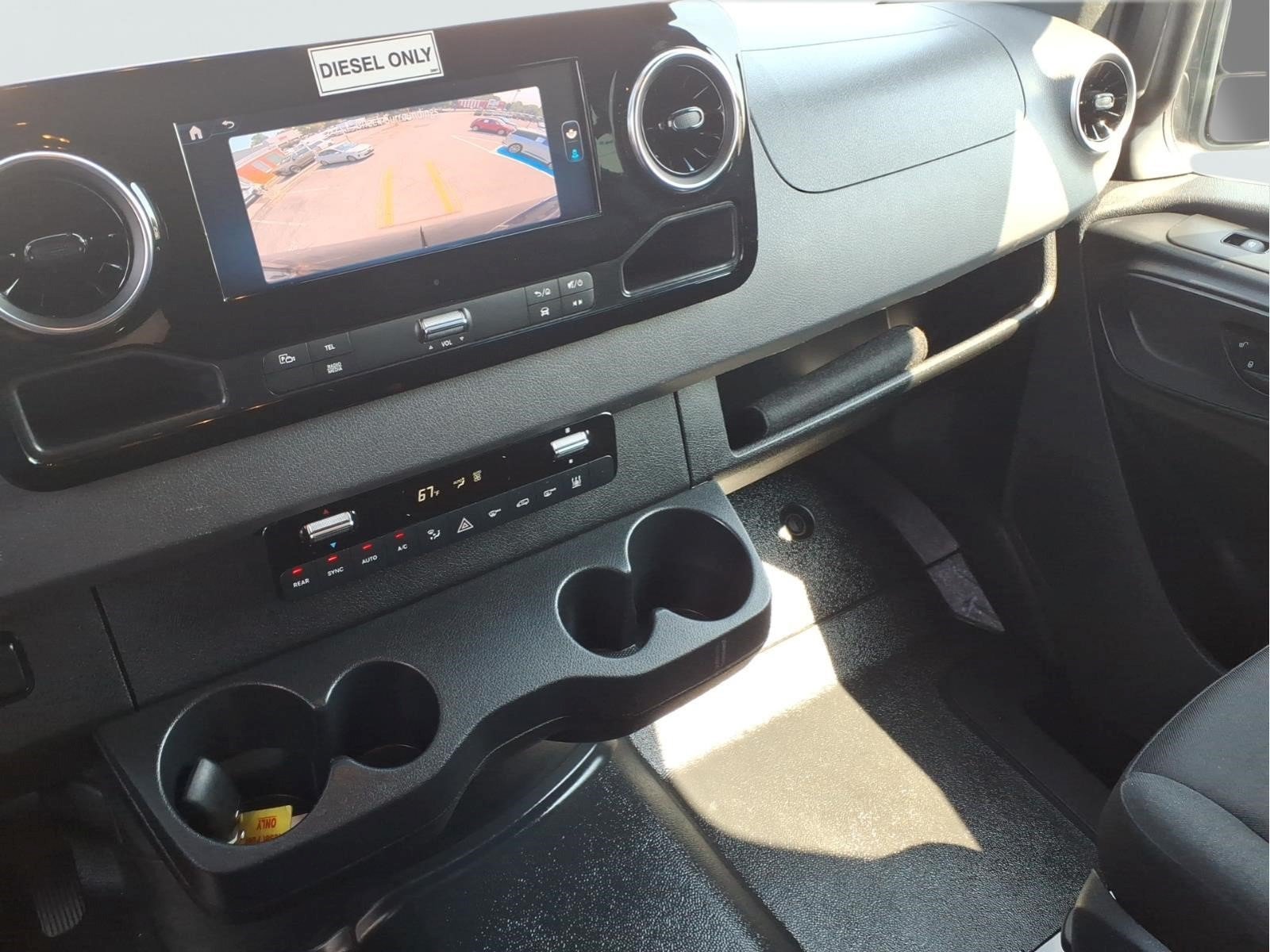 Used 2025 Mercedes-Benz Sprinter 2500 image 30