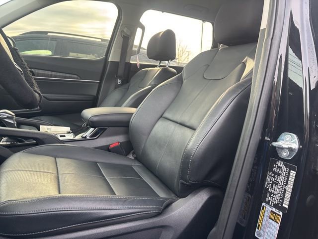 Used 2025 Kia Telluride EX image 12