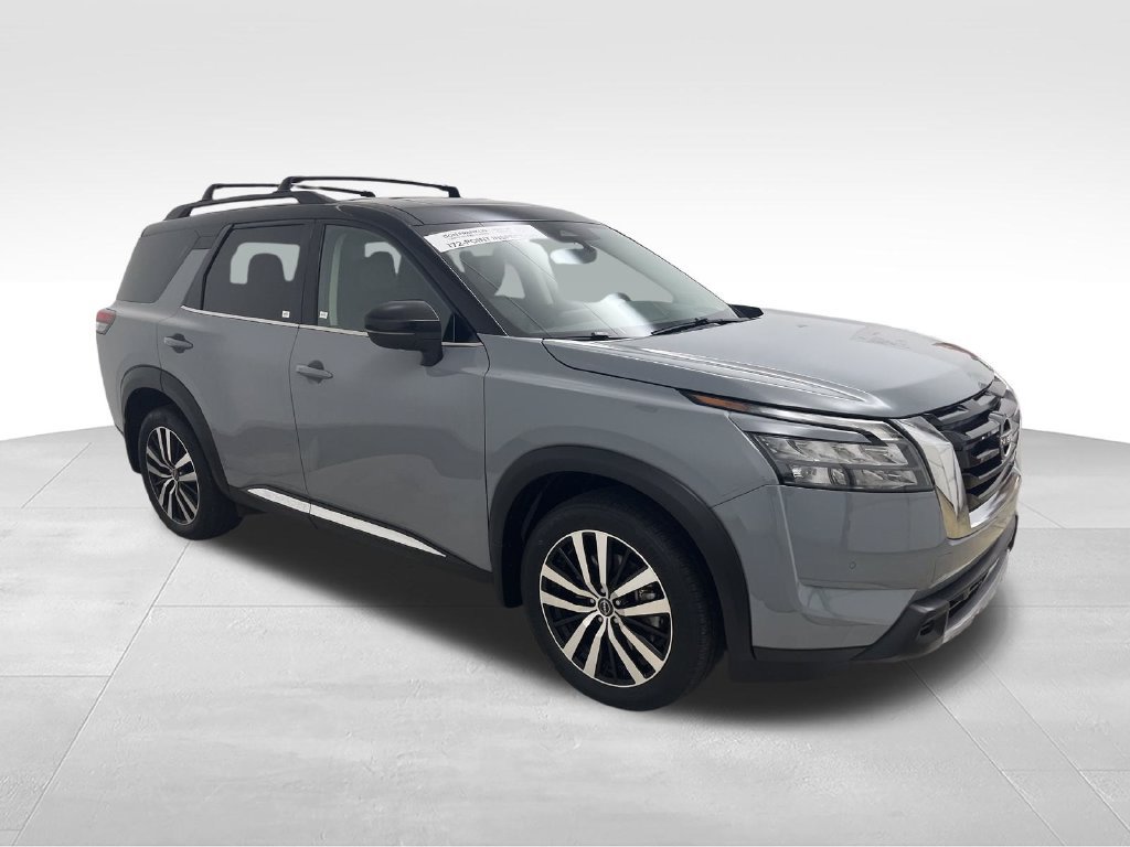 Certified 2025 Nissan Pathfinder Platinum w/ Cargo Package AWD/4WD image 7