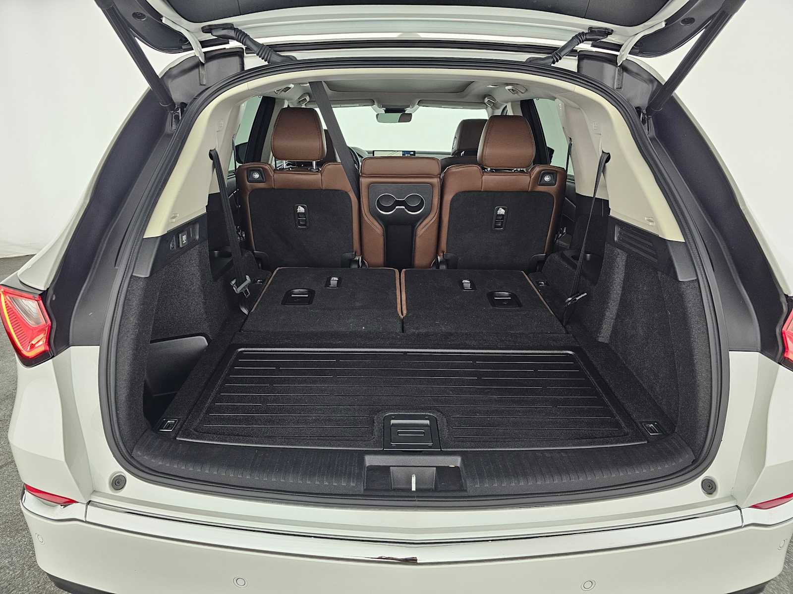 Used 2023 Acura MDX FWD w/ Technology Package image 16