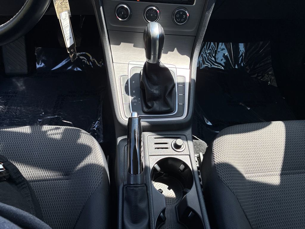 Used 2017 Volkswagen Golf S FWD image 15