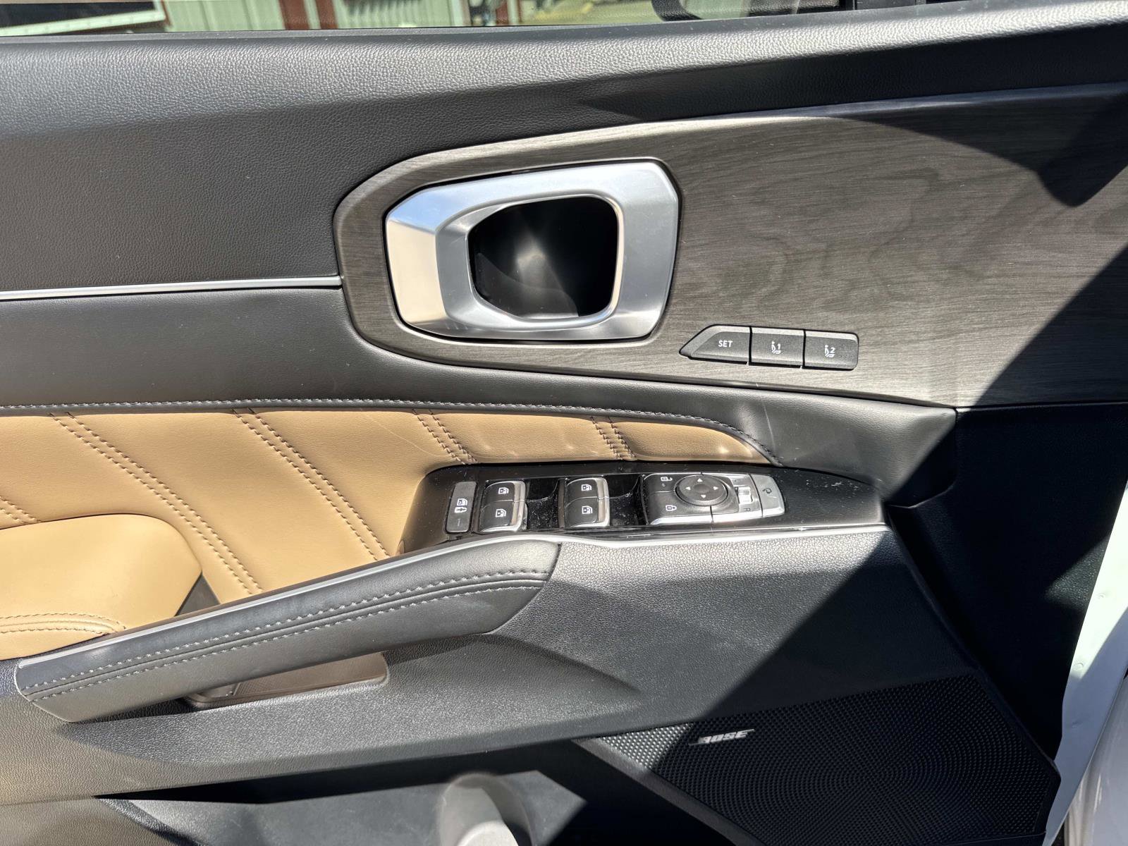 Used 2025 Kia Sorento SX Prestige w/ Olive Brown Leather Package image 20