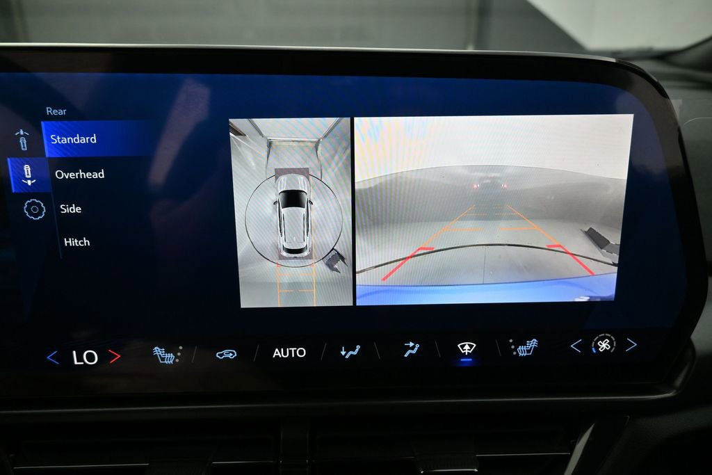 Used 2025 Chevrolet Equinox EV RS FWD image 13