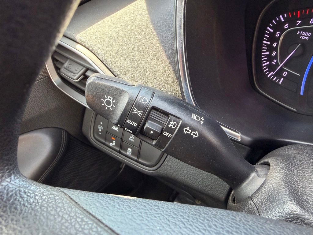 Used 2019 Hyundai Santa Fe SEL AWD/4WD image 13