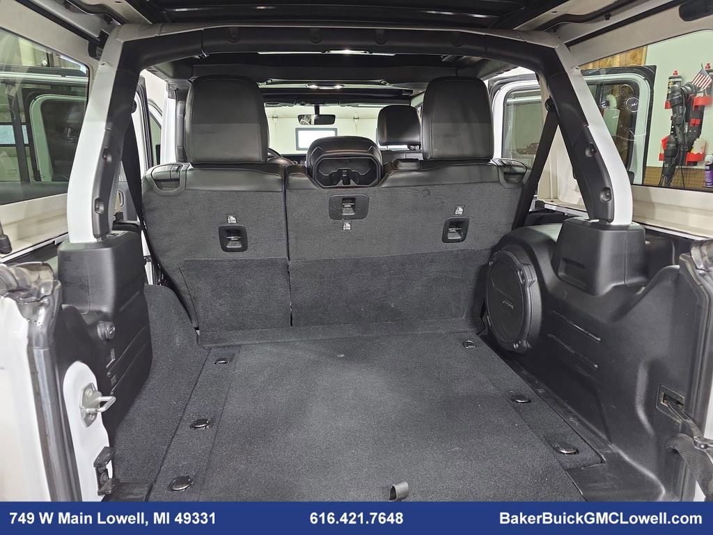 Used 2022 Jeep Wrangler Unlimited Sahara image 12