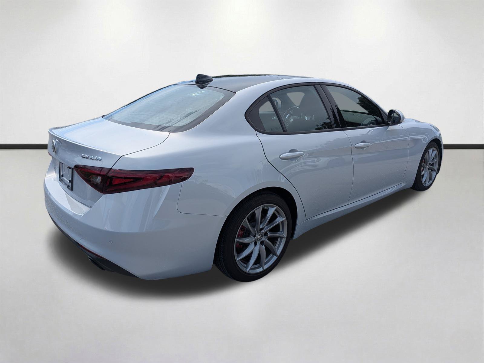 Used 2023 Alfa Romeo Giulia Sprint RWD image 4