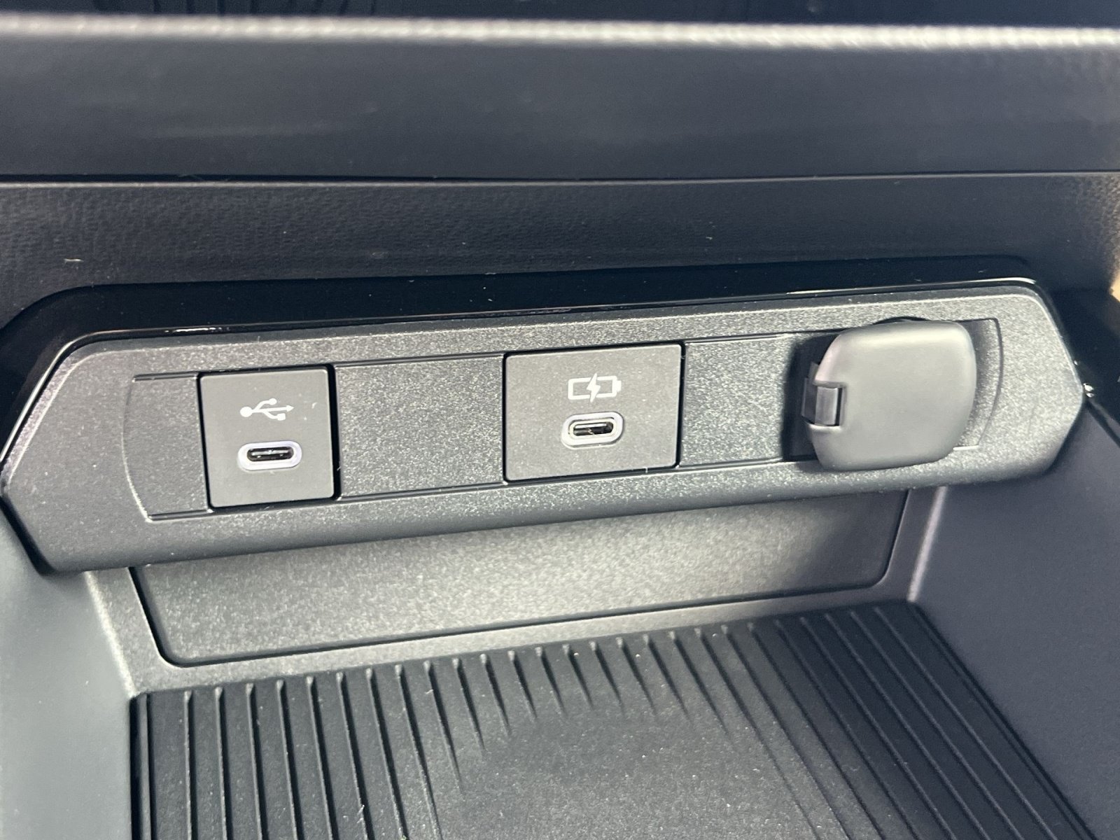 New 2027 Toyota Prius Plug-In Hybrid FWD image 25