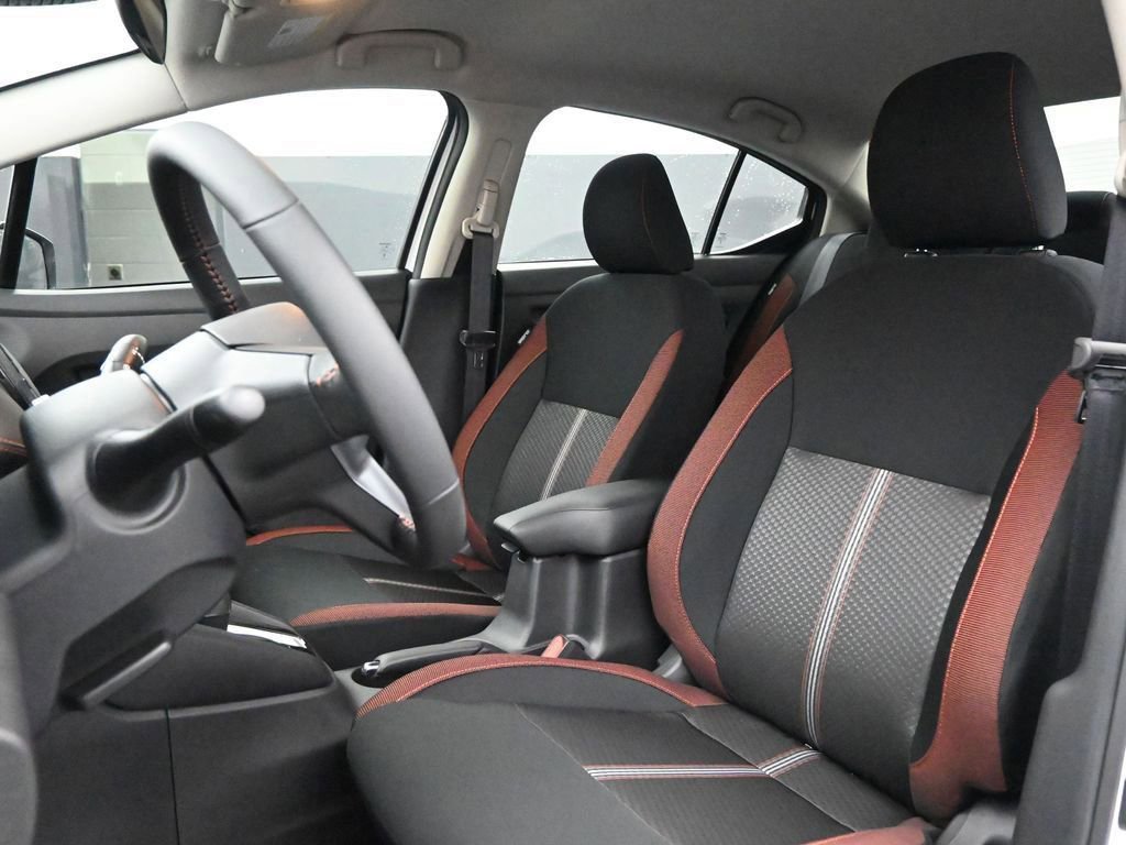 New 2025 Nissan Versa SR w/ Trunk Package FWD image 2