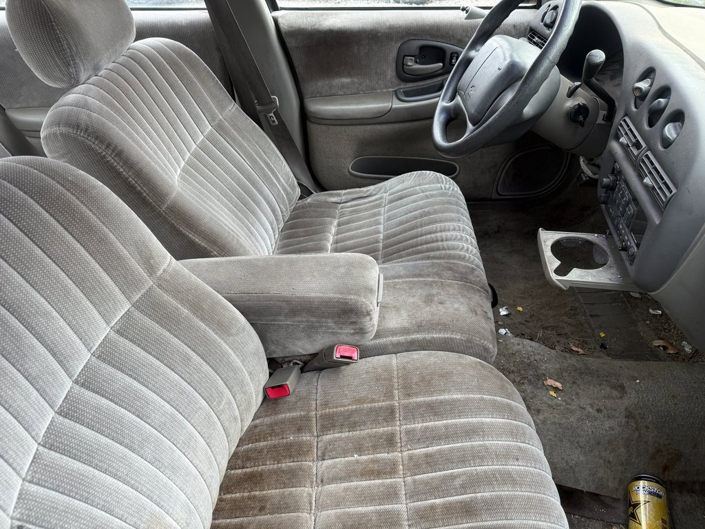 Used 2001 Chevrolet Lumina w/ Preferred Equipment Group image 4