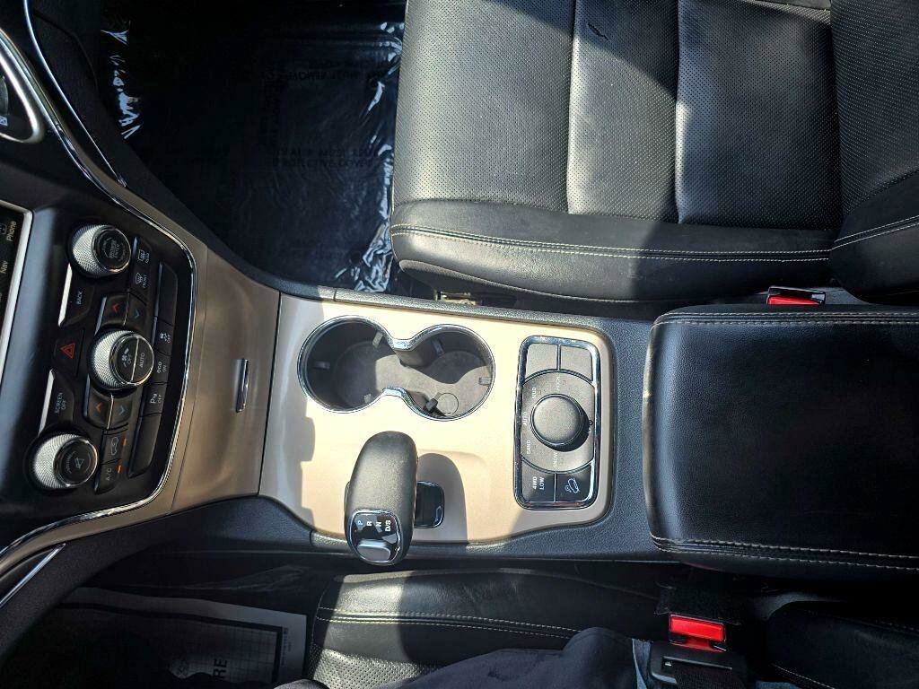 Used 2015 Jeep Grand Cherokee Limited w/ Luxury Group II AWD/4WD image 13