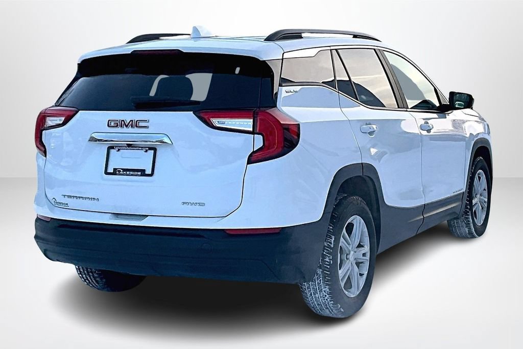 Used 2023 GMC Terrain SLE w/ Driver Convenience Package image 5