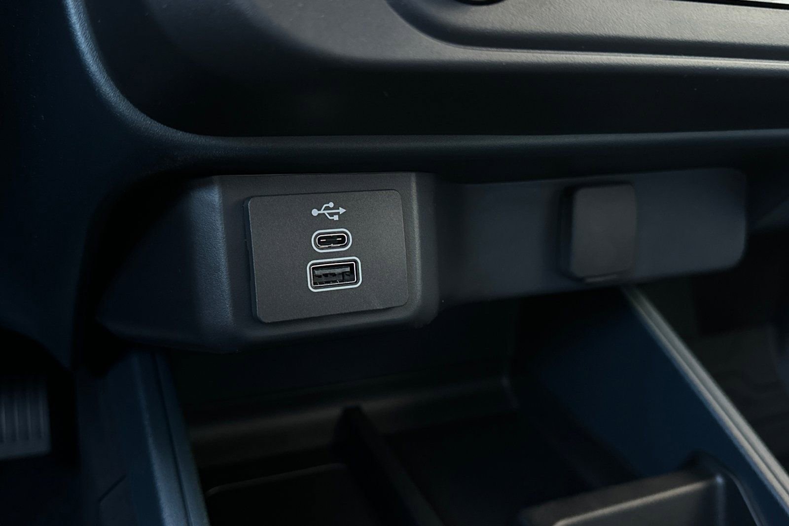 New 2025 Ford Maverick XL w/ Equipment Group 101A image 25