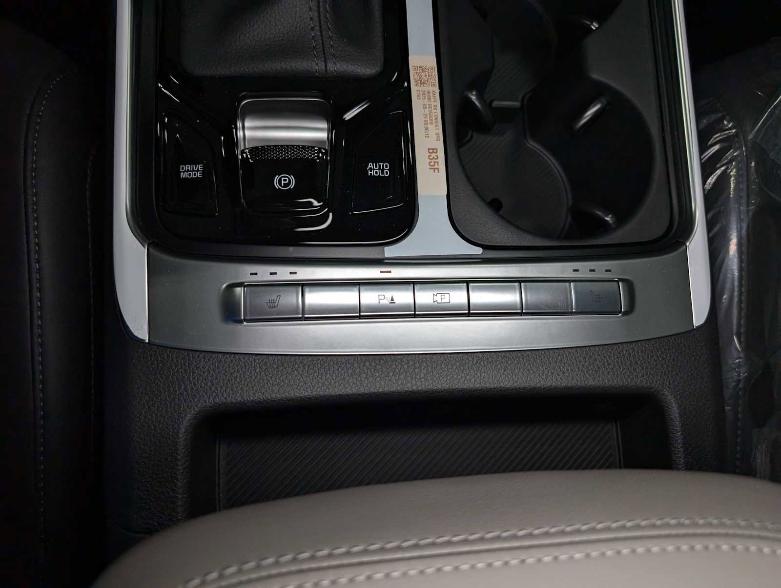 New 2026 Kia Carnival EX image 24