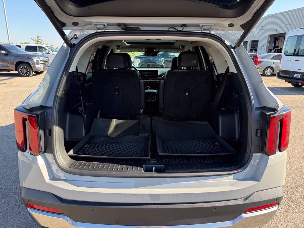 Used 2025 Kia Sorento EX w/ Panoramic Sunroof Package FWD image 36