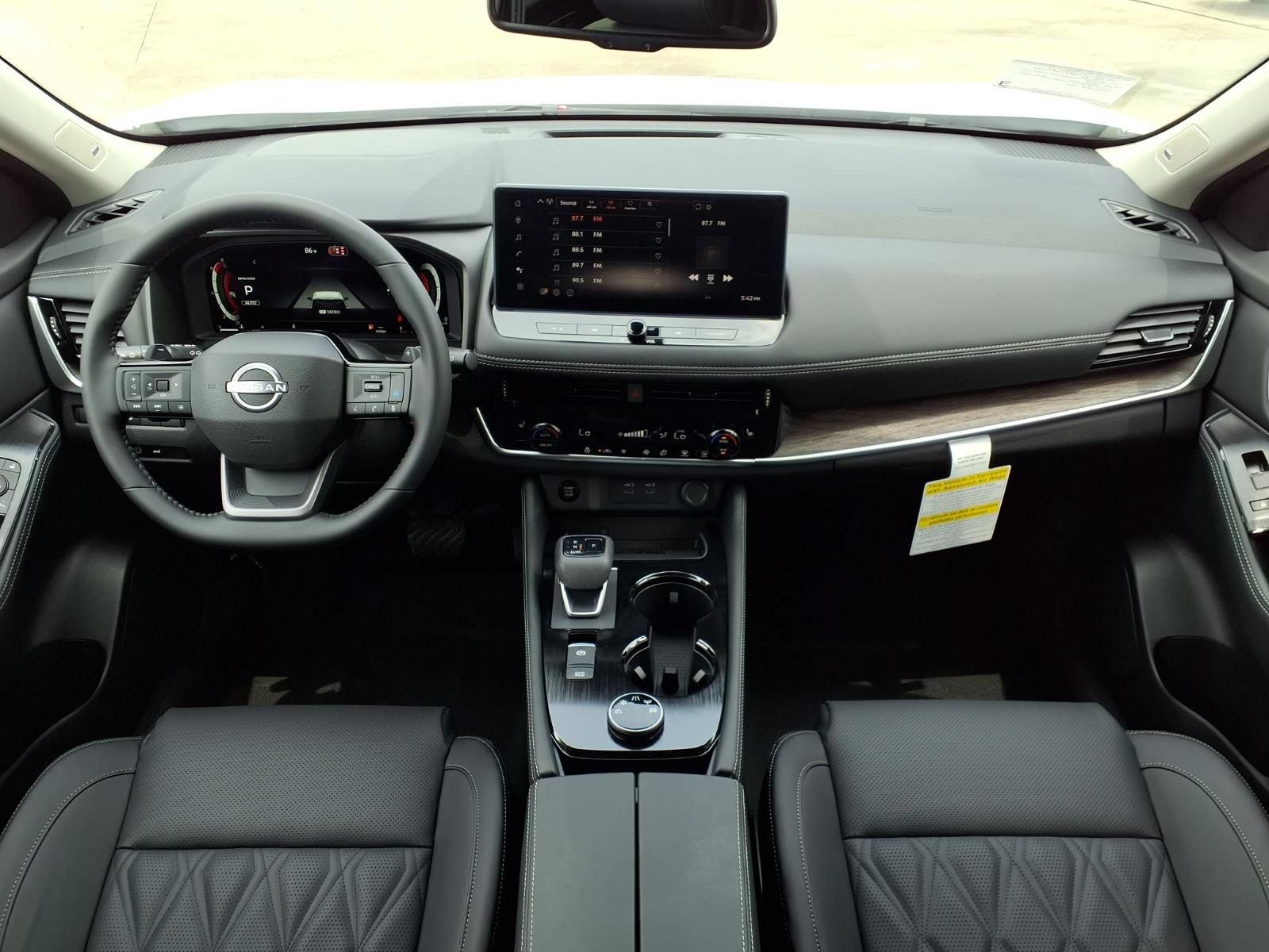 New 2026 Nissan Rogue Platinum AWD/4WD image 12