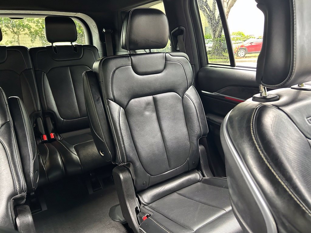 Used 2021 Jeep Grand Cherokee L Overland w/ Luxury Tech Group IV RWD image 15