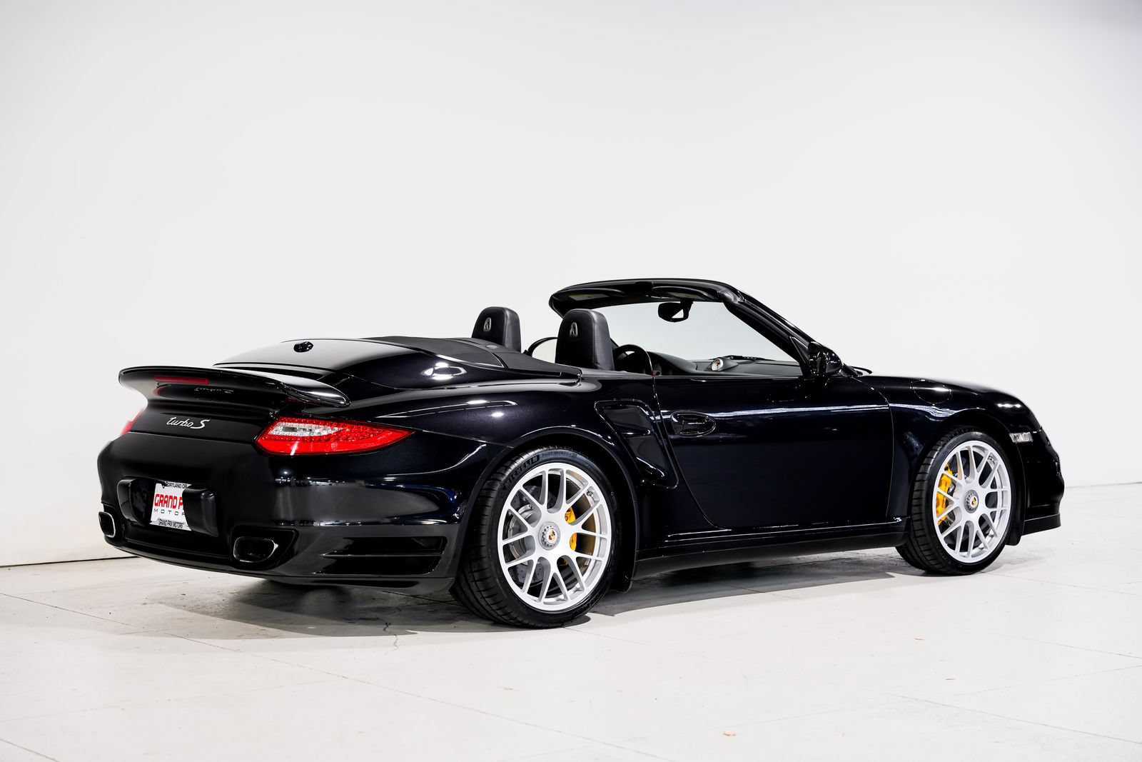 Used 2011 Porsche 911 Turbo S AWD/4WD image 3