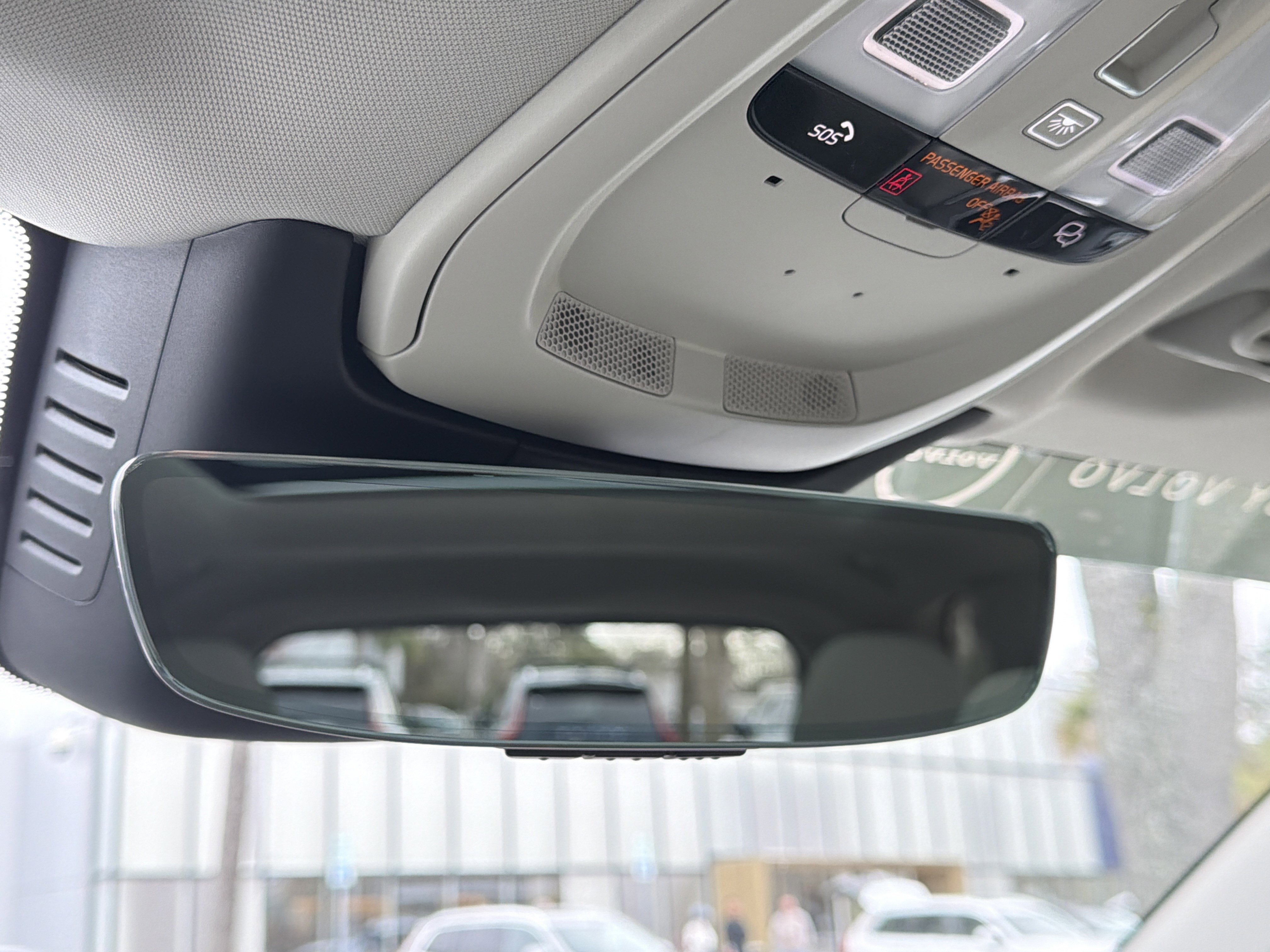 Certified 2024 Volvo XC90 T8 Plus w/ Protection Package Premier image 27