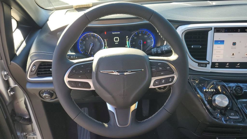 New 2026 Chrysler Pacifica Select image 27