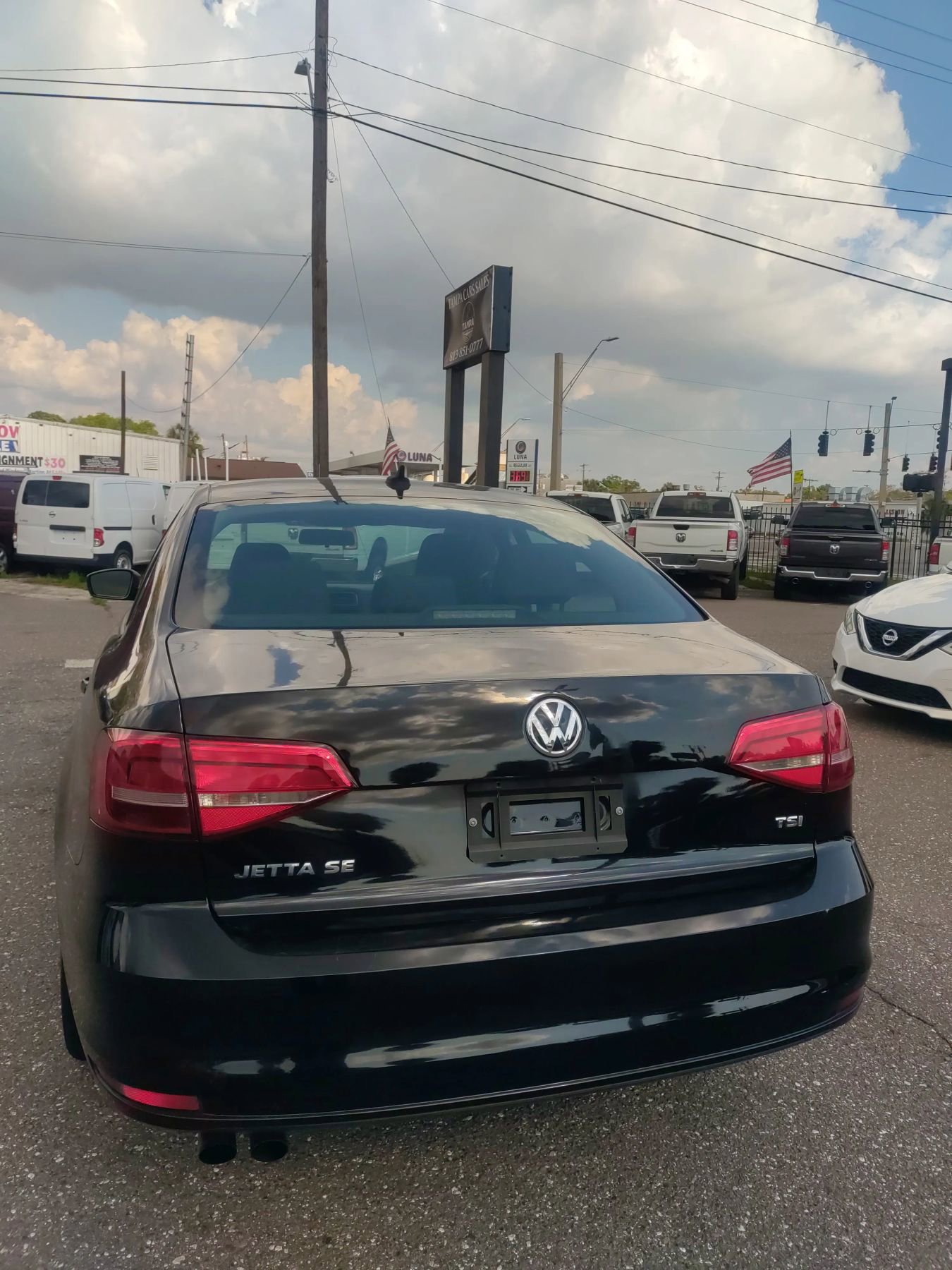 Used 2015 Volkswagen Jetta SE image 3