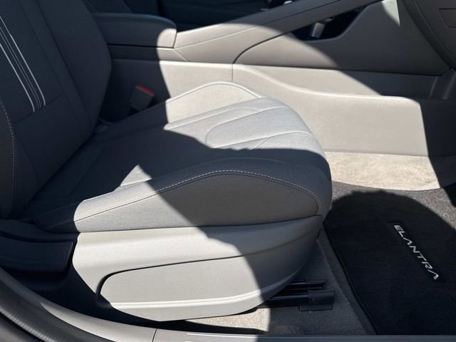 Used 2023 Hyundai Elantra SEL image 17