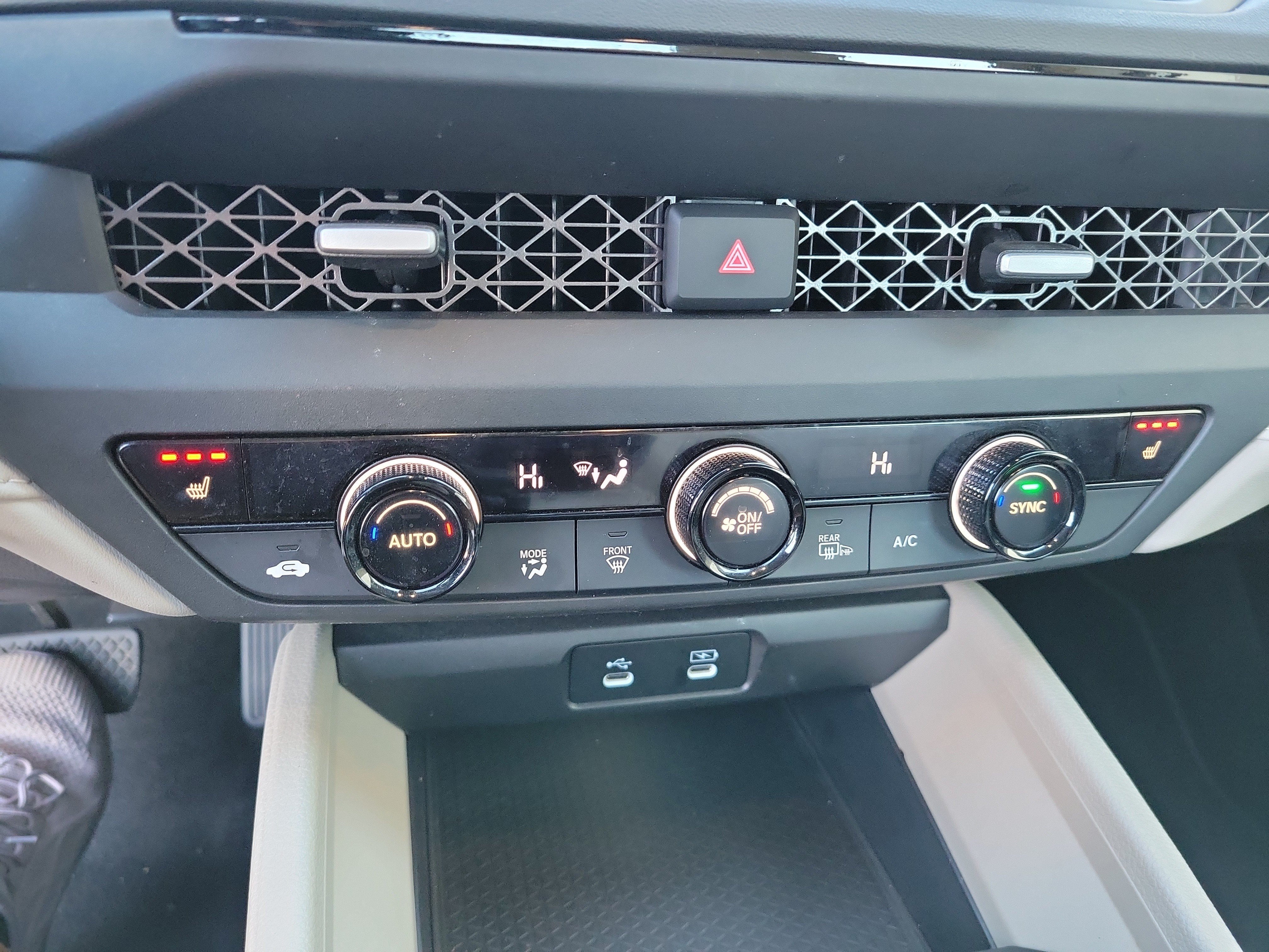 Used 2025 Honda Accord SE image 17