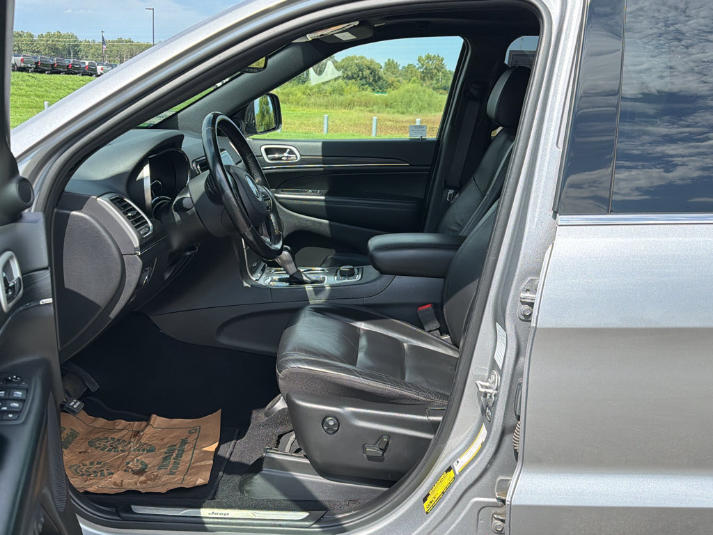 Used 2021 Jeep Grand Cherokee Limited AWD/4WD image 13