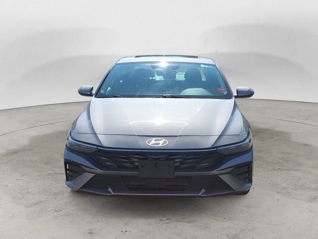 Used 2025 Hyundai Elantra SEL FWD image 8
