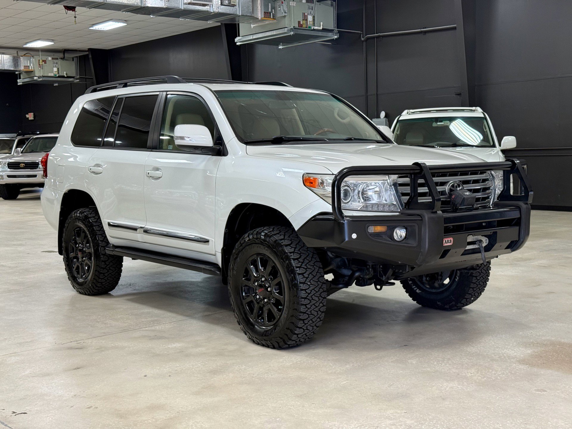 Used 2015 Toyota Land Cruiser image 1