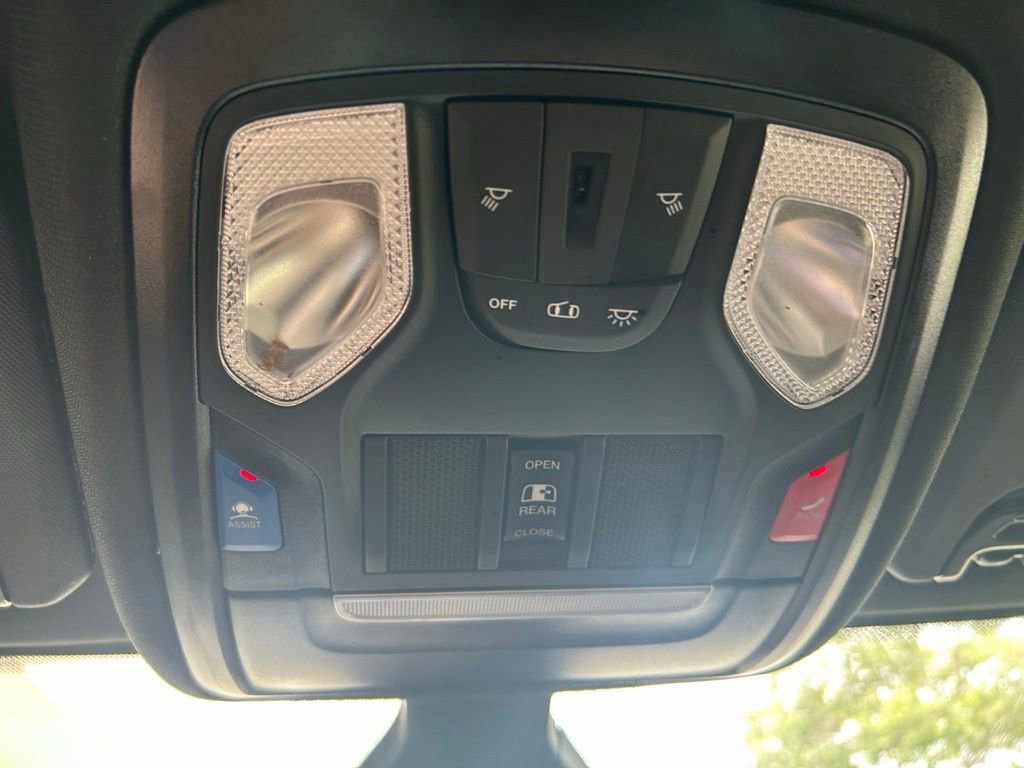 Used 2024 RAM 3500 Tradesman w/ Chrome Appearance Group AWD/4WD image 39