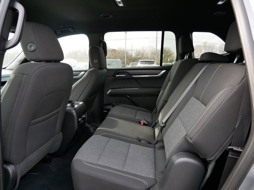 Used 2025 GMC Acadia Elevation image 11