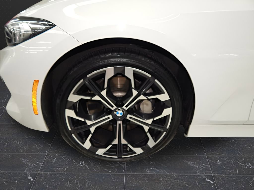 Used 2025 BMW 330i xDrive Sedan w/ M Sport Package image 10