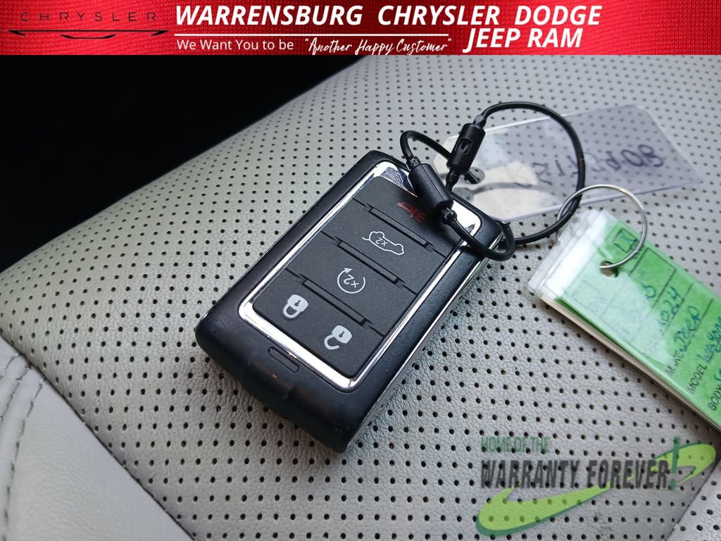 Used 2024 Jeep Wagoneer L Series II w/ Flexible Seating Group AWD/4WD image 30