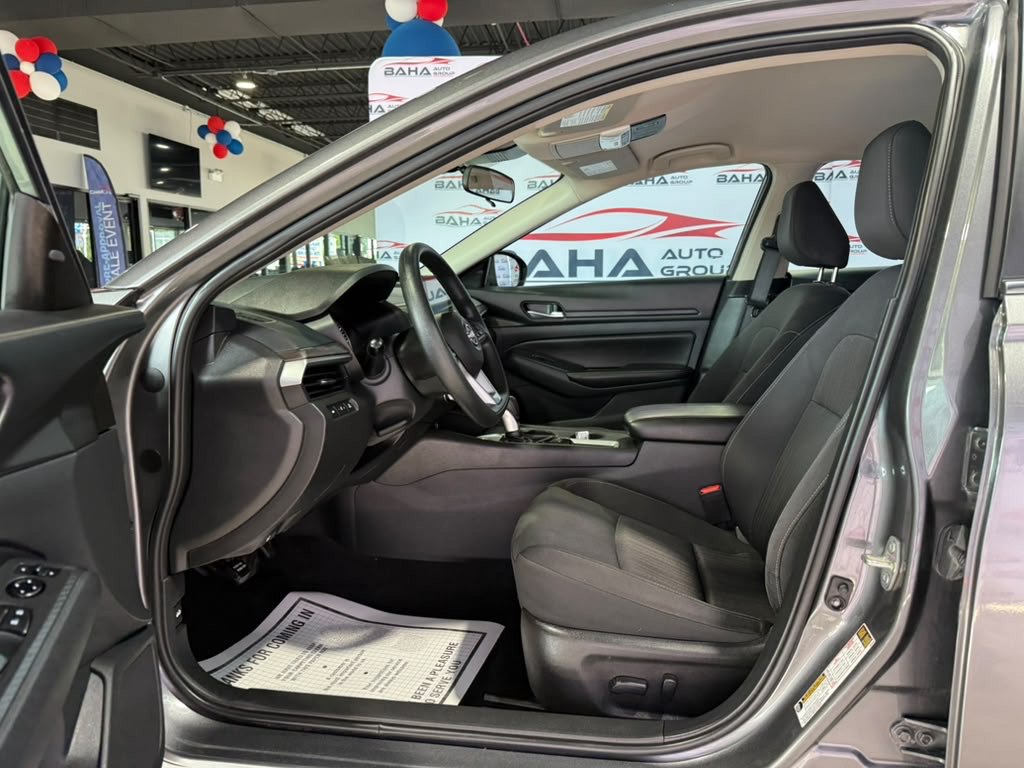 Used 2025 Nissan Altima 2.5 SV FWD image 29