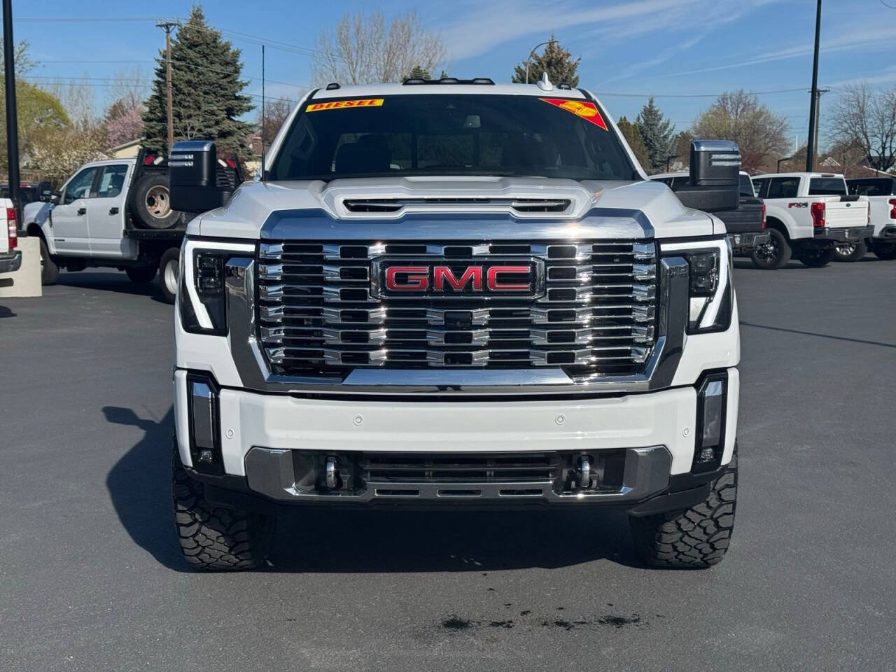Used 2025 GMC Sierra 3500 Denali AWD/4WD image 2