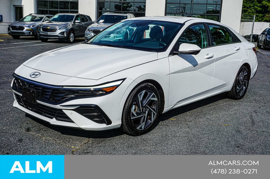 Used 2024 Hyundai Elantra Limited FWD image 2