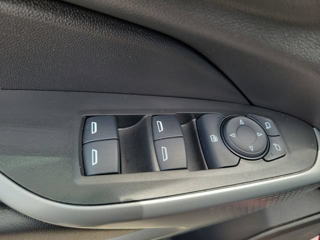 Used 2025 Chevrolet Trax RS w/ Driver Confidence Package FWD image 17